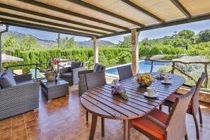 Outdoor dining - CAN PEREÓ - Villa with private pool in Selva. Free WiFi (Selva)