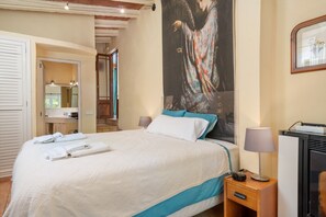 2 chambres, fer et planche à repasser, Wi-Fi gratuit, draps fournis