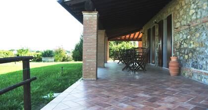 Lovely apartment for 4 guests with TV and pets allowed