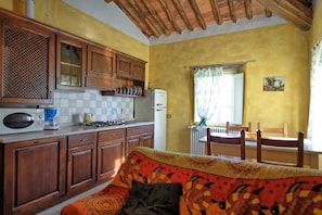 Kühlschrank, Mikrowelle, Geschirrspüler, Gefrierschrank