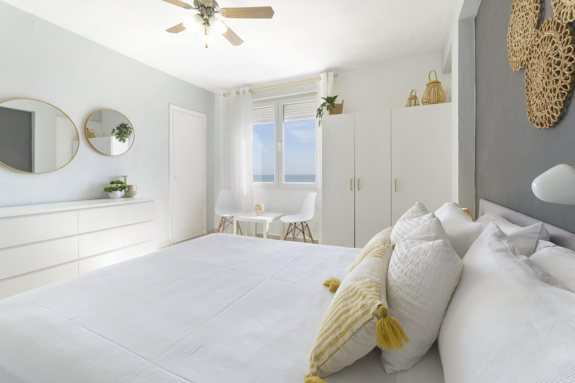 3 chambres, fer et planche à repasser, Wi-Fi gratuit, draps fournis