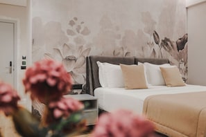 Minibar, escritorio, sistema de insonorización y wifi gratis 