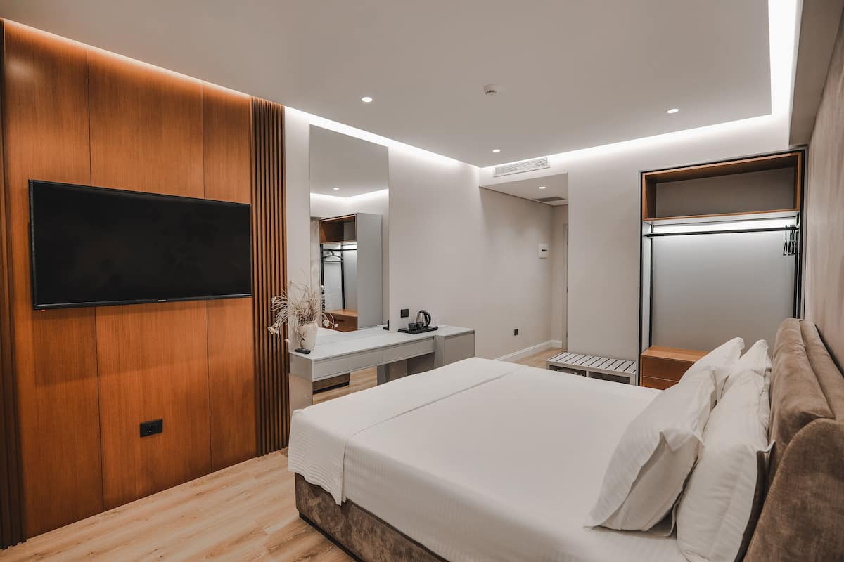 Habitación doble, vista al mar | Minibar, escritorio, insonorización y wifi gratis