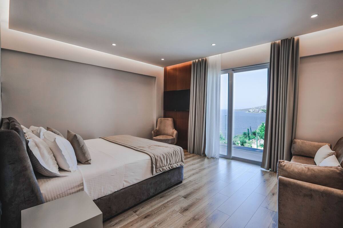 Junior Suite, 1 King Bed, Beach View | Minibar, desk, soundproofing, free WiFi