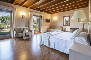 7 chambres, fer et planche à repasser, Wi-Fi gratuit, draps fournis