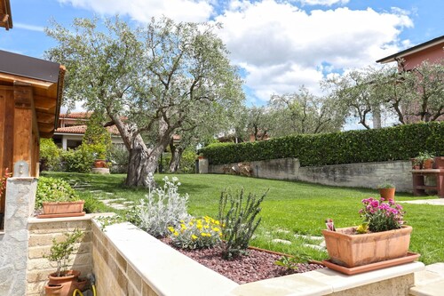 Beautiful  villa for 5 guests with A/C, WIFI, private pool, TV, patio and panoramic view