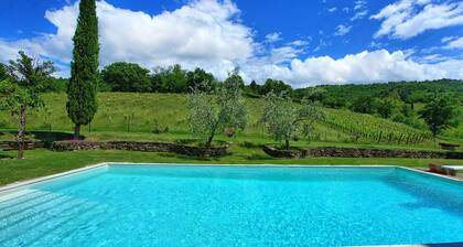 Villa Lo Scoiattolo - Holiday Country Villa with private swimming pool in Casentino Valley, Tuscany