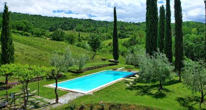 Villa Lo Scoiattolo - Holiday Country Villa with private swimming pool in Casentino Valley, Tuscany