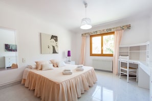 3 bedrooms, iron/ironing board, free WiFi, bed sheets - VILLA BELLAVISTA – Villa with private pool in Campanet with free WiFi (Campanet)