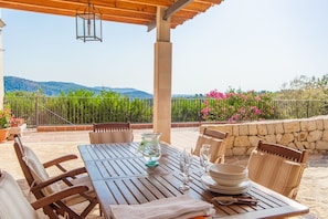 Outdoor dining - VILLA BELLAVISTA – Villa with private pool in Campanet with free WiFi (Campanet)