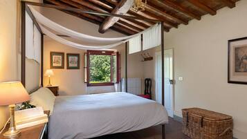 6 Schlafzimmer, BĂŒgeleisen/BĂŒgelbrett, Reisekinderbett, kostenloses WLAN