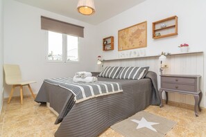 3 chambres, fer et planche à repasser, accès au Wi-Fi (inclus)