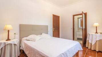 3 habitaciones, tabla de planchar con plancha y wifi gratis