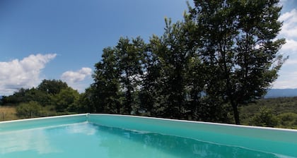 Alleinstehendes Ferienhaus mit W-LAN, privatem Pool, TV, Innenhof, Haustiere erlaubt, Panoramablick
