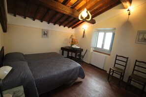 7 Schlafzimmer, Bügeleisen/Bügelbrett, Reisekinderbett, kostenloses WLAN