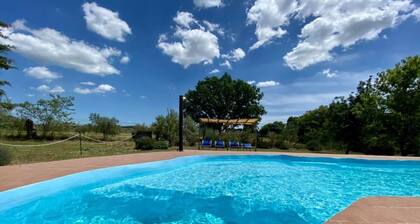 Yksityinen Huvila, Jossa on oma Uima-allas, Wifi, Pesukone, Lemmikkiel��imet Sallittu, Panoraaman��kymä, Pysäköinti