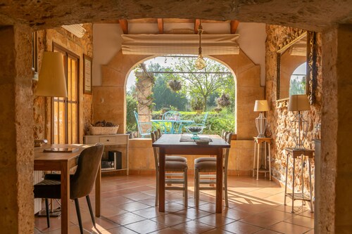S'ERA NOVA - Beautiful villa with private pool surrounded by a beautiful garden. Free WIFI