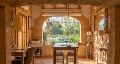 S'ERA NOVA - Beautiful villa with private pool surrounded by a beautiful garden. Free WIFI