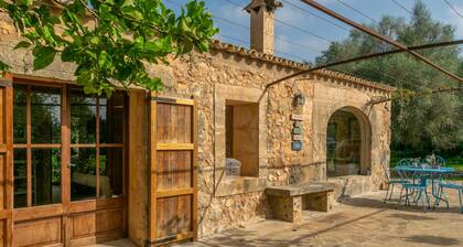 S'ERA NOVA - Beautiful villa with private pool surrounded by a beautiful garden. Free WIFI