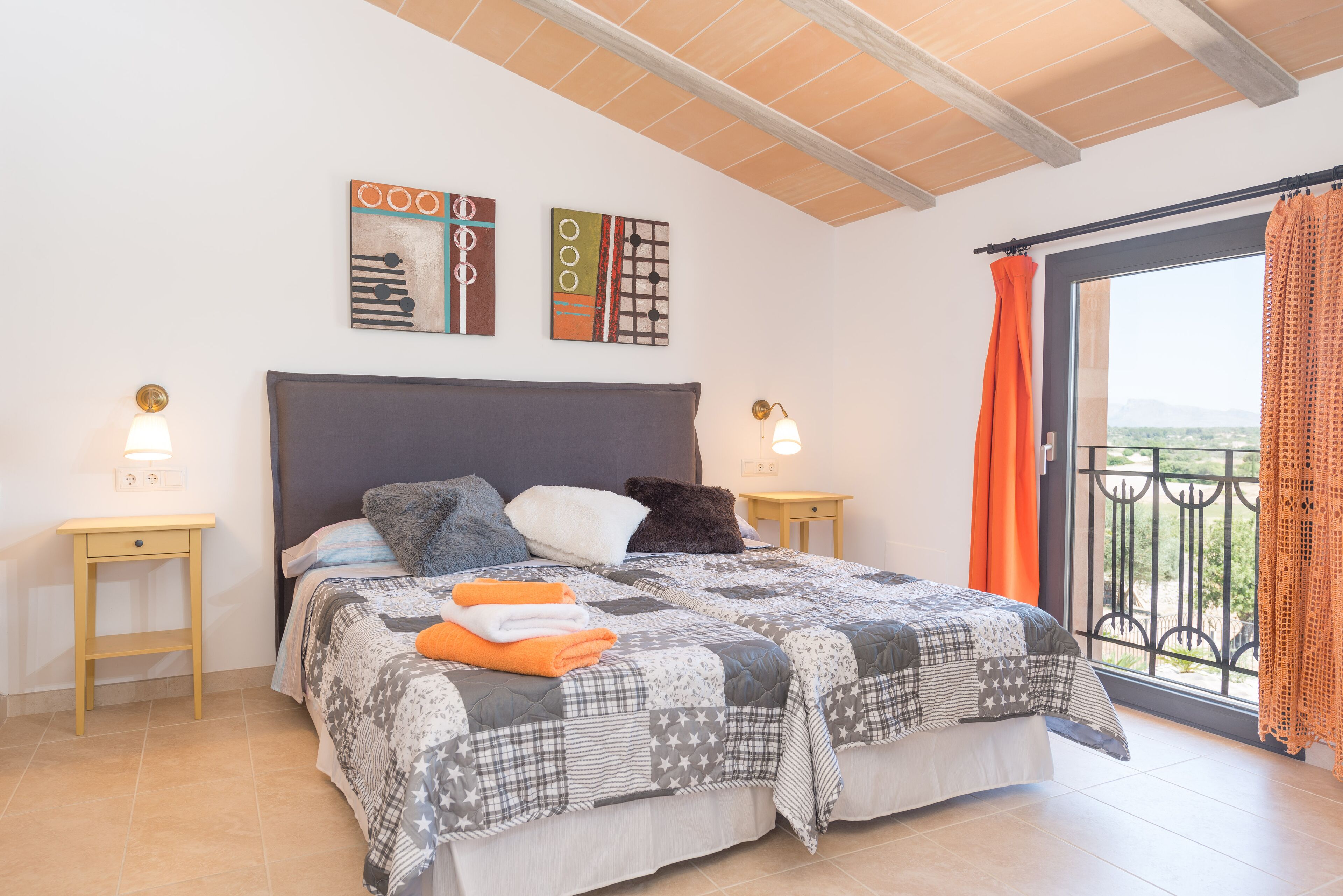 3 chambres, fer et planche à repasser, Wi-Fi gratuit, draps fournis