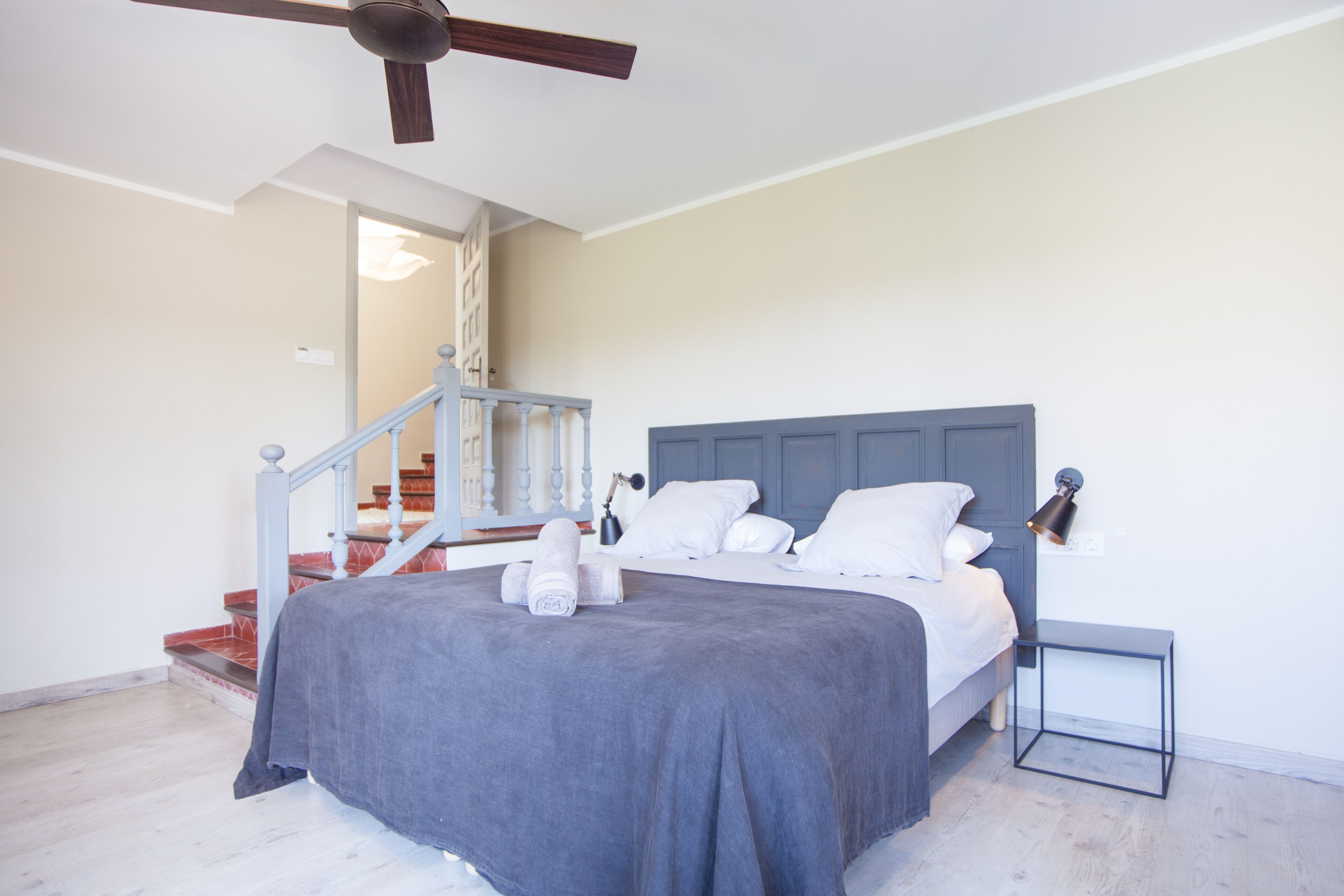 5 slaapkamers, een strijkplank/strijkijzer, gratis wifi, beddengoed