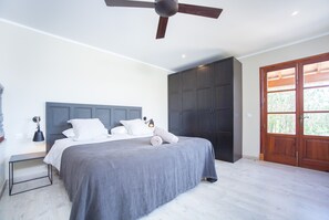 5 soverom, strykejern/-brett, wi-fi (inkludert) og sengetøy