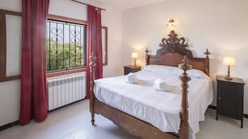 5 chambres, fer et planche à repasser, Wi-Fi gratuit, draps fournis