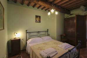5 slaapkamers, een strijkplank/strijkijzer, gratis wifi, beddengoed