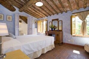 5 bedrooms, iron/ironing board, travel cot, free WiFi