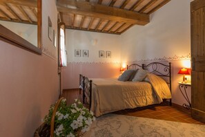 3 bedrooms, iron/ironing board, travel cot, free WiFi