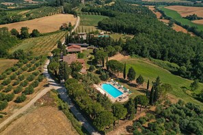 Exterior - Cosy apartment for 7 guests with A/C, WIFI, pool, TV, pets allowed and panoramic view (Ghizzano)