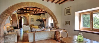 Beautiful private villa for 7 guests with A/C, private pool, TV and panoramic view