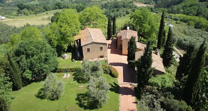 Gemütliche Wohnung mit Klimaanlage, Pool, W-LAN, TV und Haustiere erlaubt, bei San Gimignano