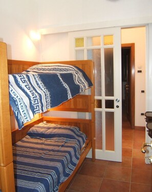 2 Schlafzimmer, Bügeleisen/Bügelbrett, Reisekinderbett