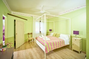 4 bedrooms, iron/ironing board, travel cot, free WiFi