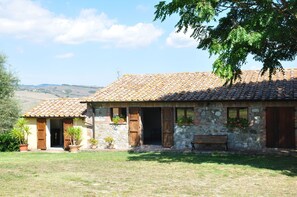 Exterior - Beautiful apartment for 2 people with pool, WIFI, TV, patio, pets allowed and panoramic view (Centeno)