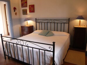 1 bedroom, travel crib, free WiFi - Beautiful apartment for 2 people with pool, WIFI, TV, patio, pets allowed and panoramic view (Centeno)