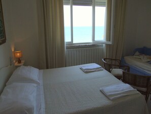 1 bedroom, iron/ironing board, travel crib, free WiFi - Beautiful apartment for 4 guests with WIFI, A/C, patio and panoramic view (Marina Di Castagneto Carducci)