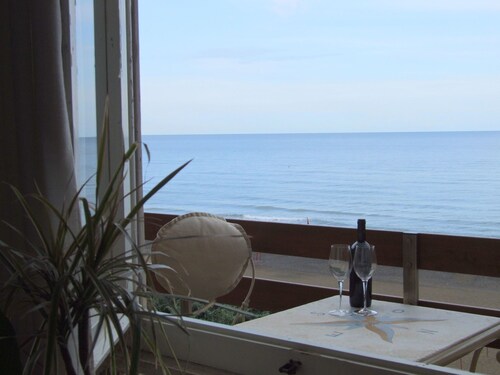 Cosy apartment for 4 guests with A/C, WIFI, patio and panoramic view