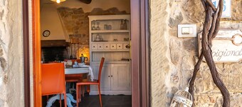 Wonderful private villa for 4 guests with A/C, WIFI, patio and pets allowed, close to Arezzo