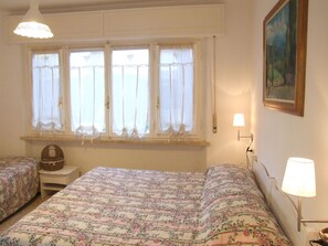 3 bedrooms, travel crib, free WiFi