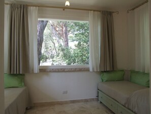 1 chambre, fer et planche à repasser, lit parapluie, Wi-Fi gratuit