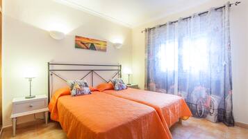4 chambres, fer et planche à repasser, Wi-Fi gratuit, draps fournis