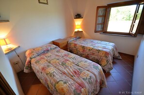 2 Schlafzimmer, Schreibtisch, Reisekinderbett, kostenloses WLAN