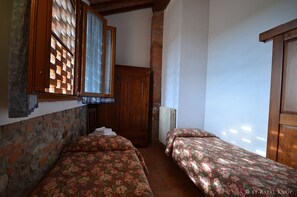 2 Schlafzimmer, Reisekinderbett, kostenloses WLAN
