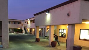 Property entrance - Desert Inn (Sierra Vista)