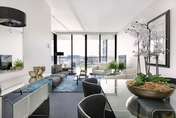 Luxury Apartment, 1 Bedroom, City View (Upper East Side) | Living room | 55-inch flat-screen TV with digital channels, TV, Netflix - Birch Apartments (Canberra)