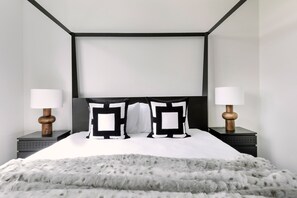 Premium bedding, individually decorated, individually furnished - Birch Apartments (Canberra)
