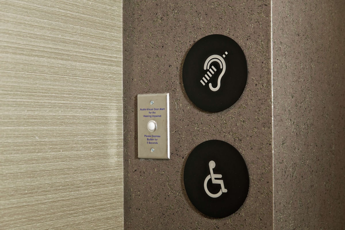 Egyptian cotton sheets, premium bedding, down comforters, pillowtop beds