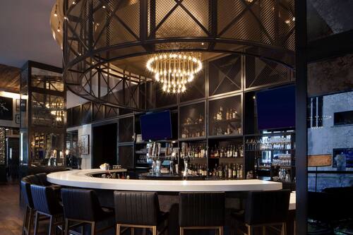2 bars/lounges, rooftop bar
